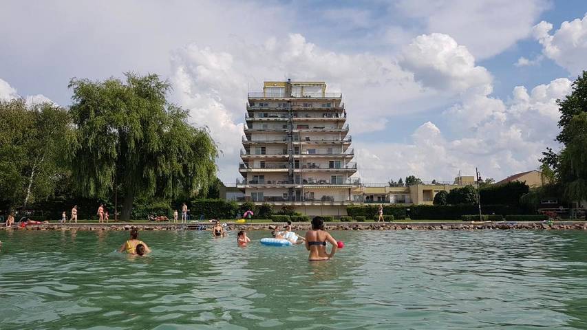 Ferienwohnung für 6 Personen, mit Terrasse und Seeblick sowie Ausblick in Siofok - 3