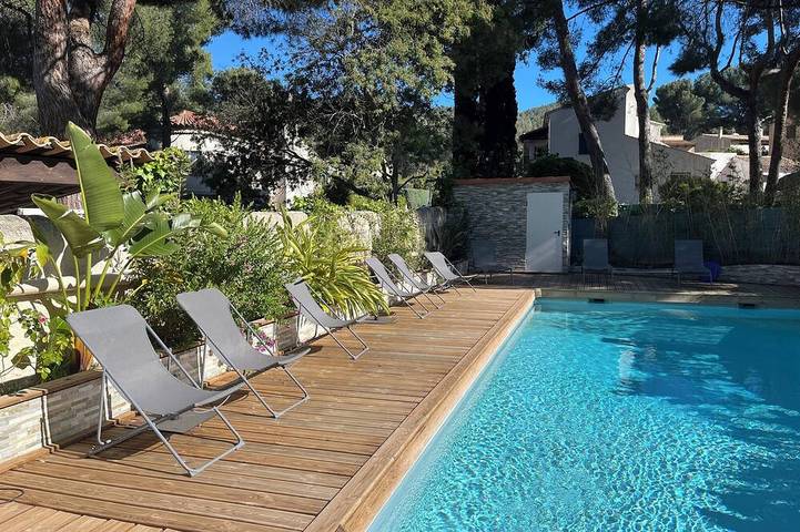Location de vacances pour 15 personnes, avec Terrasse et Jardin dans Plage de la Madrague