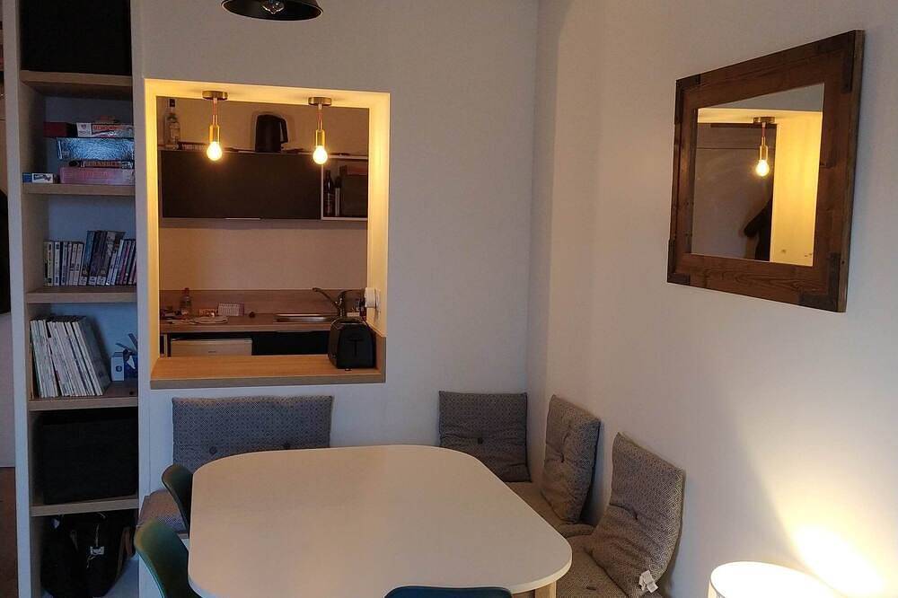 Appartement entier, Appart ac balcon neuf 2chbrs- 6p - Pied des pistes in Génos, Pyrénées