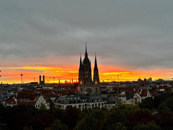 Ferienwohnung für 4 Personen, mit Balkon und Ausblick beim Oktoberfest - 2