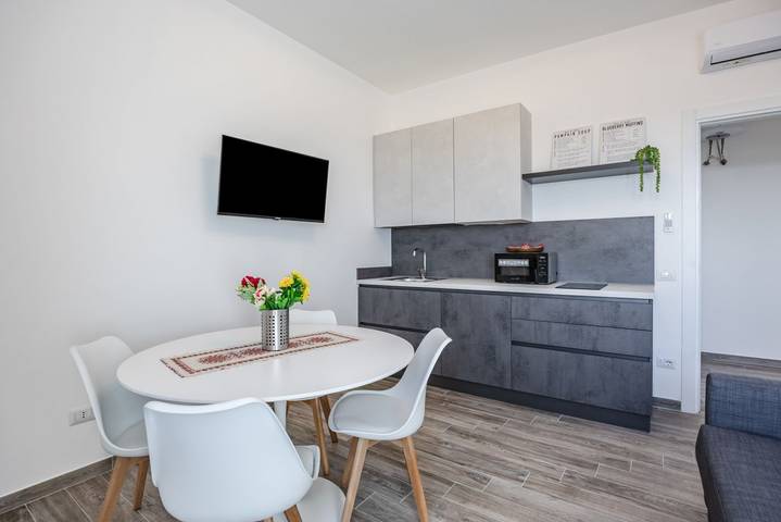 Appartamento intero, Guesthost - Licia Apartment a 300 metri dalla stazione in Lecce, Provincia di Lecce