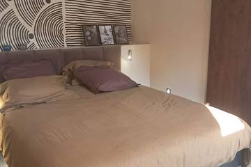 Gîte pour 2 personnes, avec piscine ainsi que jardin et terrasse à Saint-Chamas