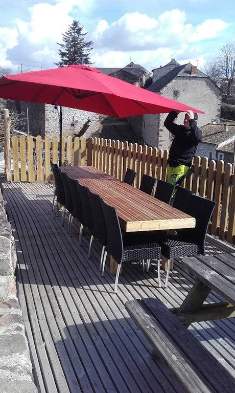 Chalet pour 14 personnes, avec terrasse ainsi que piscine et jardin dans le Cantal - 2