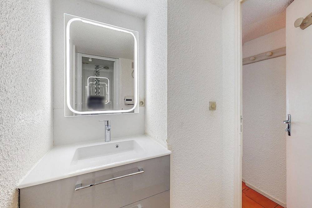 1 bedroom awesome home in Vaux-sur-Mer in Vaux-sur-Mer, Côte de Beauté