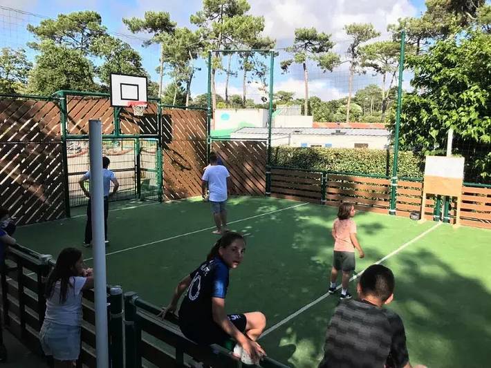 Camping pour 6 personnes, avec terrasse et piscine, animaux acceptés à Jard-sur-Mer - 4