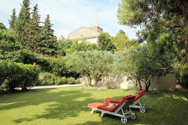 Appartement de vacances pour 4 personnes, avec Terrasse et Jardin ainsi que Piscine et Vue à Nissan-lez-Enserune