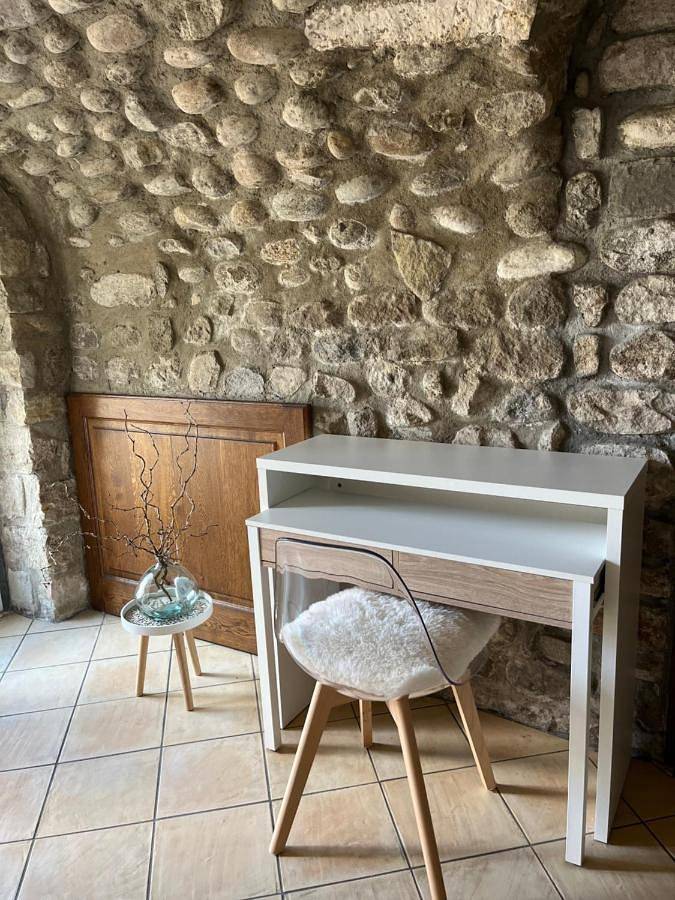 Location de vacances pour 2 personnes, avec terrasse et jacuzzi ainsi que jardin et piscine à Aubenas - 4