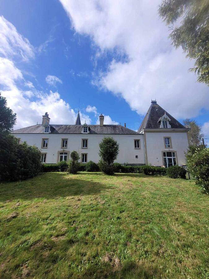 Maison d’hôte pour 2 personnes, avec piscine ainsi que jardin et vue