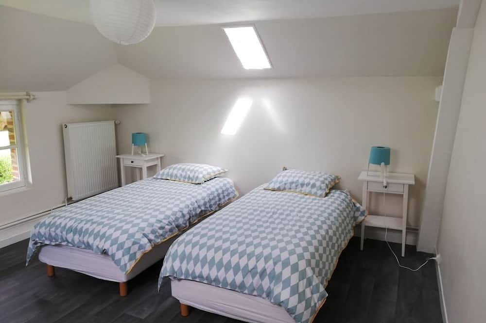 La petite maison de Cour la Ville in Le Mesnil-sur-Blangy, Région de Lisieux