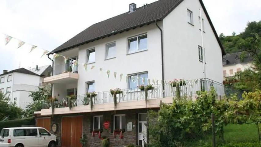 Ferienwohnung für 4 Personen, mit Terrasse in Briedel