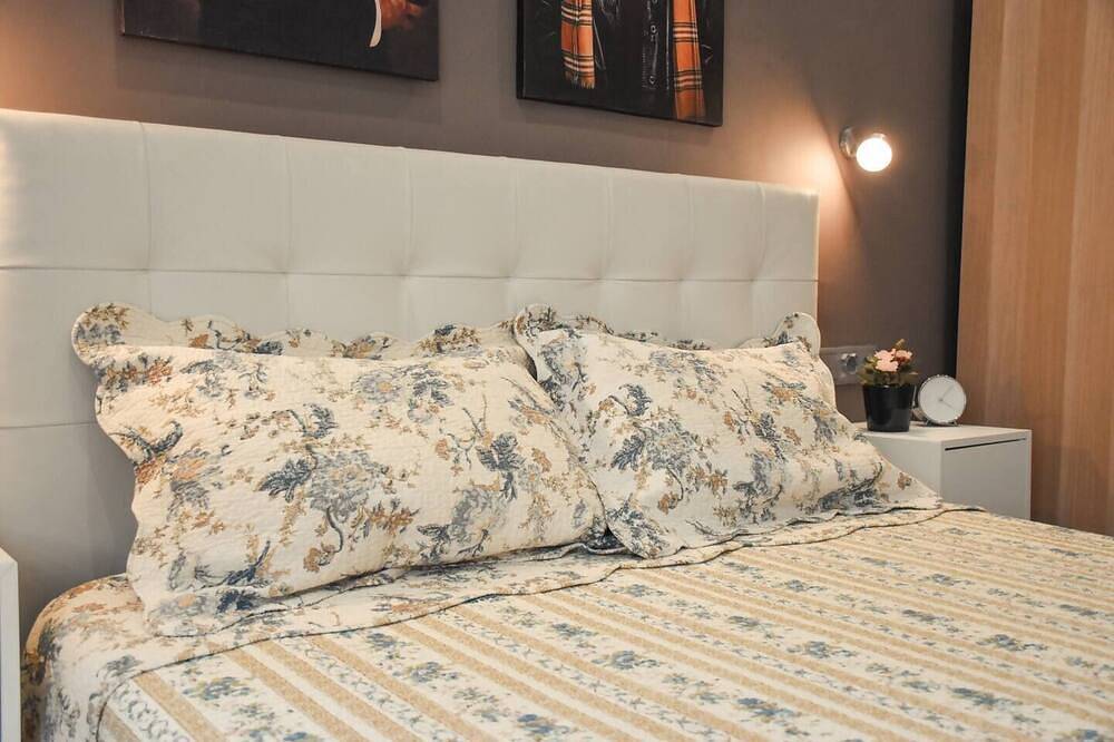 Entire apartment, Conide 2 dormitorios 2 baños Huca in Oviedo, Cordillera Cantábrica