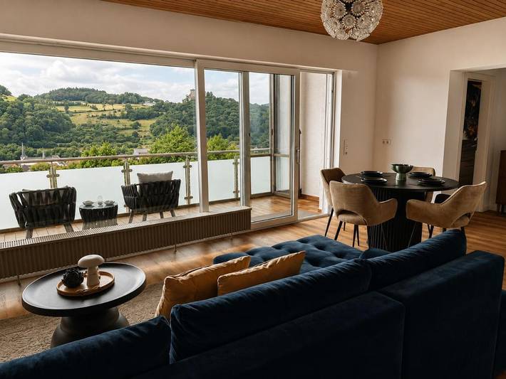 Ferienwohnung für 3 Personen, mit Balkon und Whirlpool sowie Terrasse und Garten in Pelm