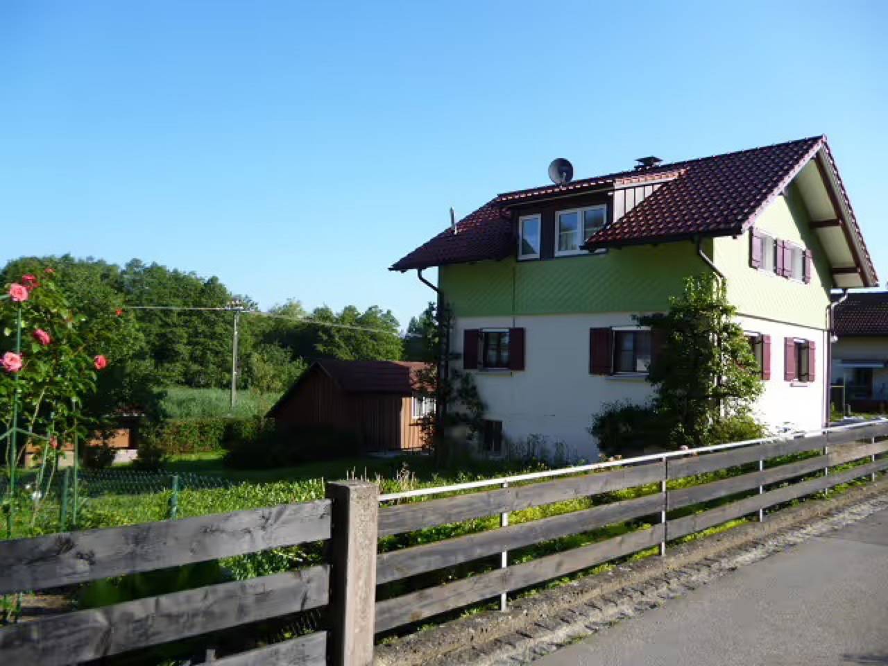 Ganze Ferienwohnung, Idyllische Ferienwohnung - Ferienhaus, 60qm, 1 Schlafzimmer, 1 Wohn-/ Schlafzimmer, max. 4 Personen in Weißensberg, Bayerisch Schwaben