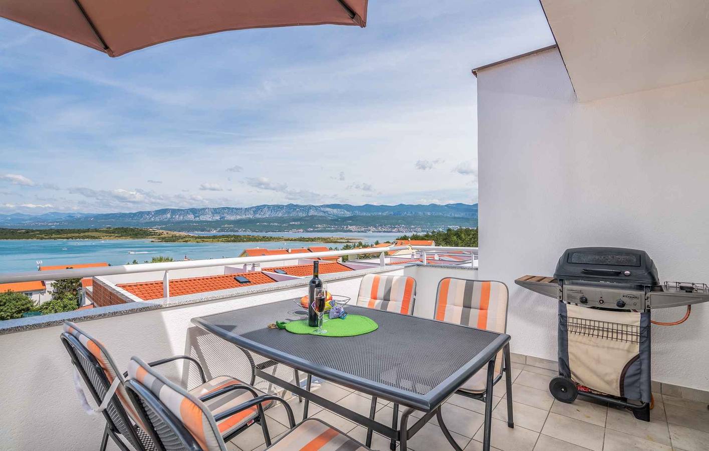 Ganze Ferienwohnung, Ferienwohnung mit Meerblick  in Klimno, Krk