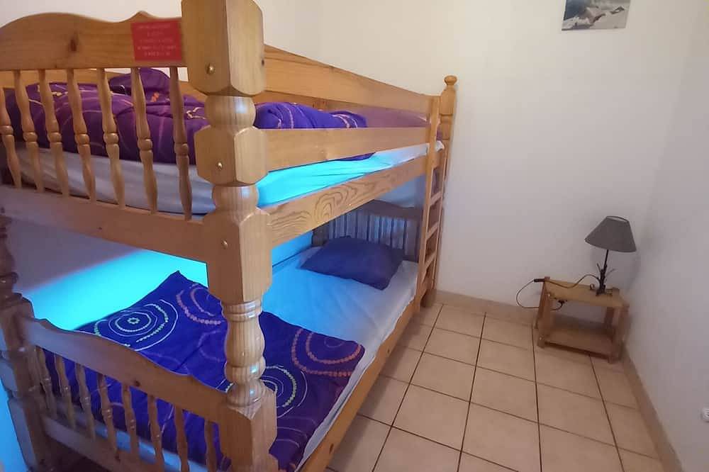 Appartement entier, Briancon  location appartement dans maison avec  terrasse et jardin au calme in Briançon, Serre Chevalier