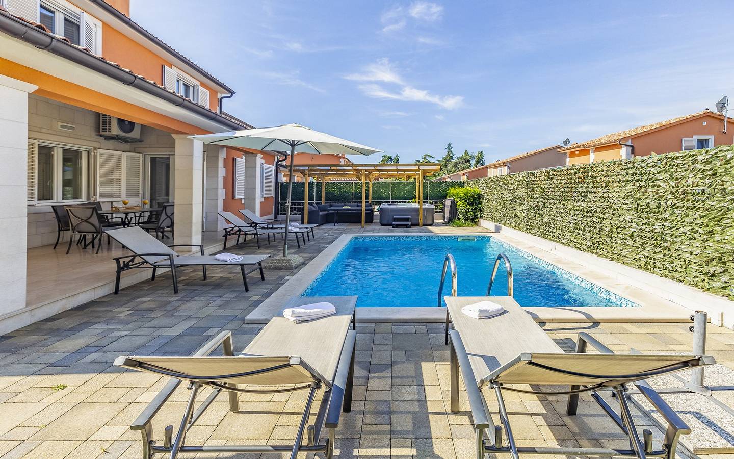 Lotus Villa 9 - Classic Three Bedroom Collection in Pula-Medulin, Pula