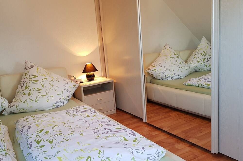 Ganze Wohnung, Ferienwohnung mit Garten und Grillmöglichkeit in Schwarzenbach an der Saale, Landkreis Hof