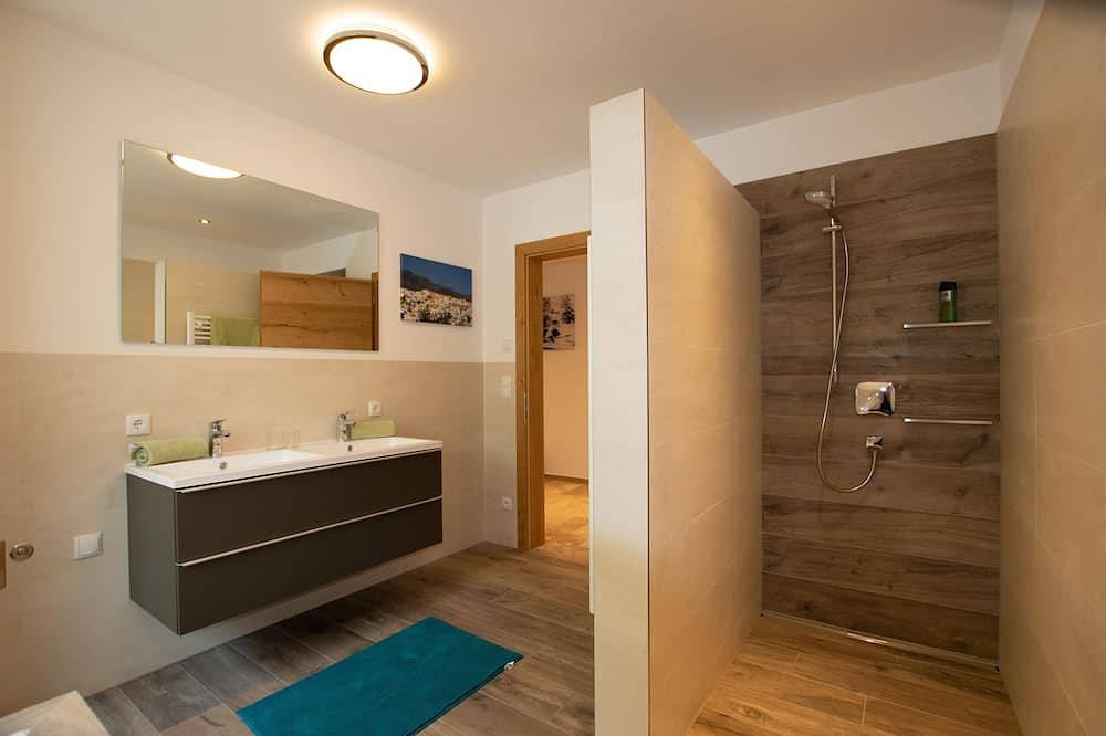 Geheel appartement, Vacation apartment/apartment for 5 guests with 120m² in Oberau Wildschönau in Wildschönau, Kaisergebirge