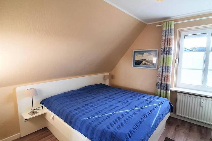 Ganze Wohnung, Poseidon - Ferienwohnung Poseidon auf Föhr: Balkon, Garten, Parkplatz, Wlan in Nordfriesische Inseln (Schleswig-Holstein) (Schleswig-Holstein), Wrixum