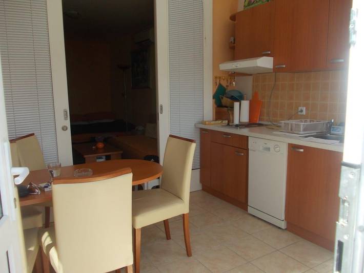 Ferienwohnung für 3 Personen, mit Balkon und Garten in Karlobag - 4