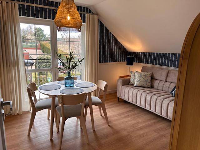 Ferienwohnung für 6 Personen, mit Balkon und Terrasse sowie Whirlpool und Garten