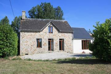 Maison de campagne pour 6 personnes, avec jardin et vue, adapté aux familles dans Mortain-Bocage