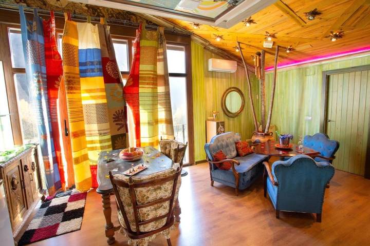 Casa de huéspuedes para 4 personas, con Balcón y Jacuzzi además de Terraza y Jardín en La Rioja