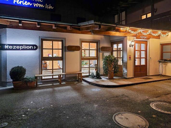 Hotel für 2 Personen, mit Balkon und Terrasse sowie Garten und Pool in Neukirchen (Niederbayern)