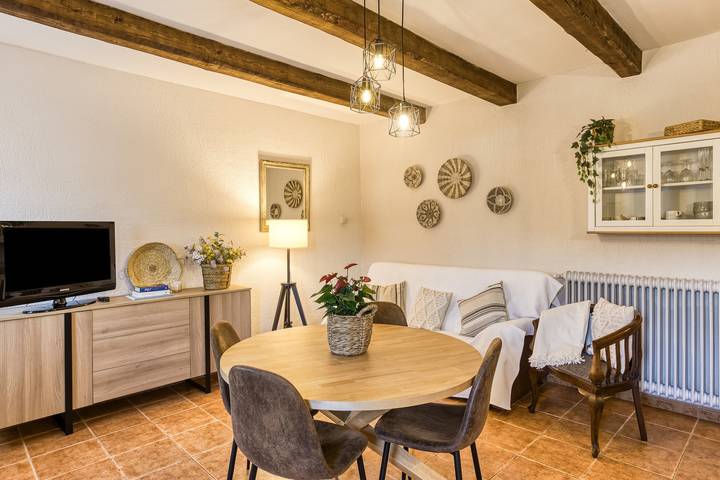 Casa rural 'Can Planas 1' con piscina compartida, Wi-Fi y aire acondicionado in Fonolleres (Girona), Parlabá