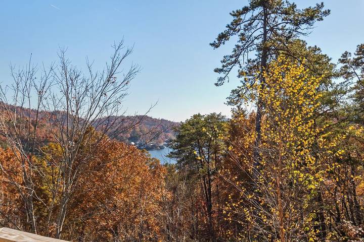 Vacation rental for 12 people, with sauna and pool as well as terrace in Lake Lure