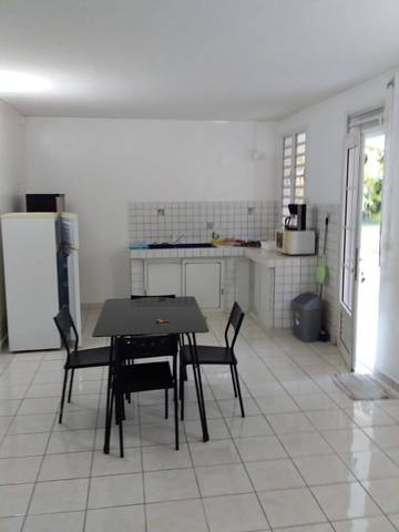 Gîte pour 4 personnes, avec terrasse à Petit-Canal