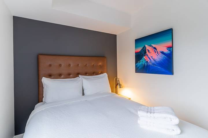 Vacation rental for 4 people, with hot tub in Revelstoke