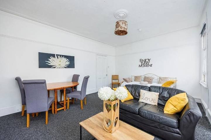 Apartment for 6 people in Southend-on-Sea