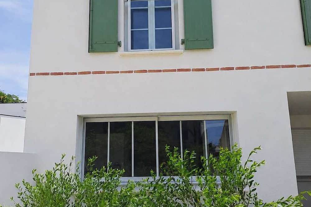 Townhouse with private parking space in La Rochelle, La Rochelle und Umgebung