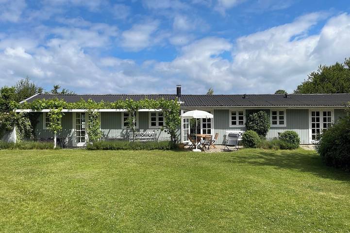 Ferienhaus für 5 Personen, mit Terrasse und Garten in Orø