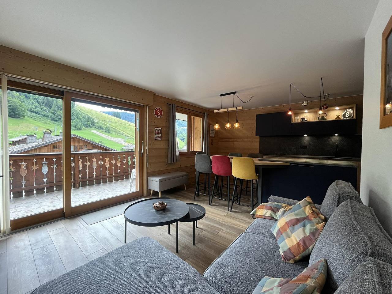 Appartement entier, 3*, 6 pers, 2 chambres, pistes 350 m, vue montagne in La Clusaz, Région d'Annecy