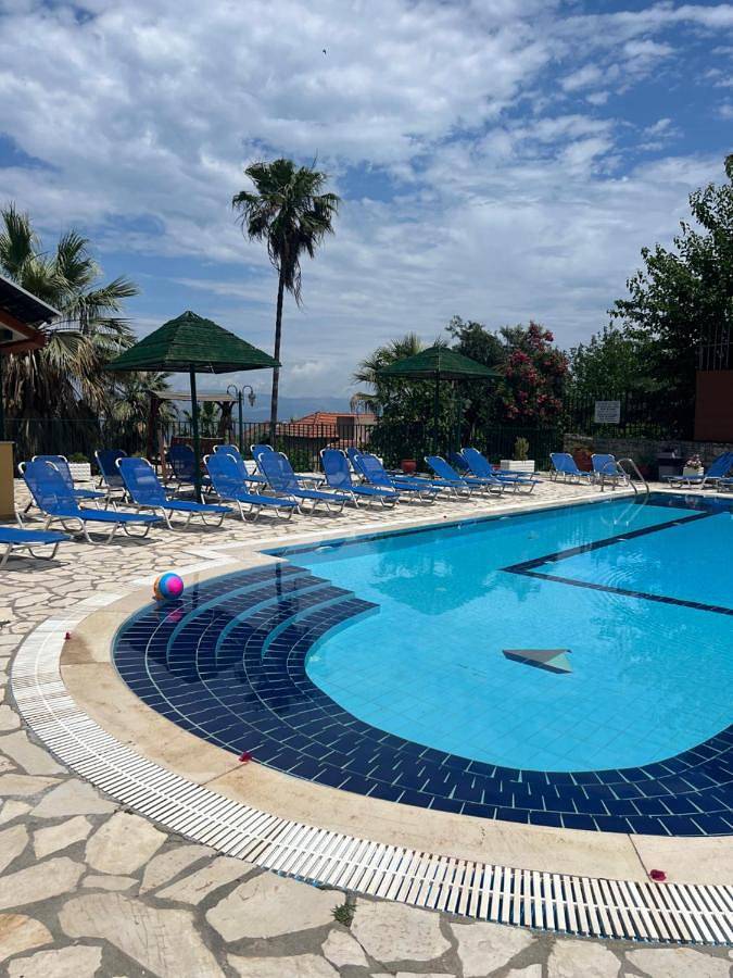 Appart’hôtel pour 2 personnes, avec Balcon ainsi que Terrasse et Piscine