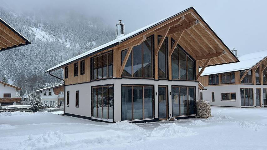 Ferienhaus für 8 Personen, mit Garten und Terrasse sowie Sauna, mit Haustier in Bichlbach
