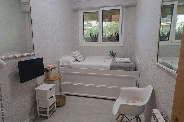 Entire apartment, Apartment Frida - Nice, 150m from the beach in Zarauzko hondartza (Zarautz), Zarautz