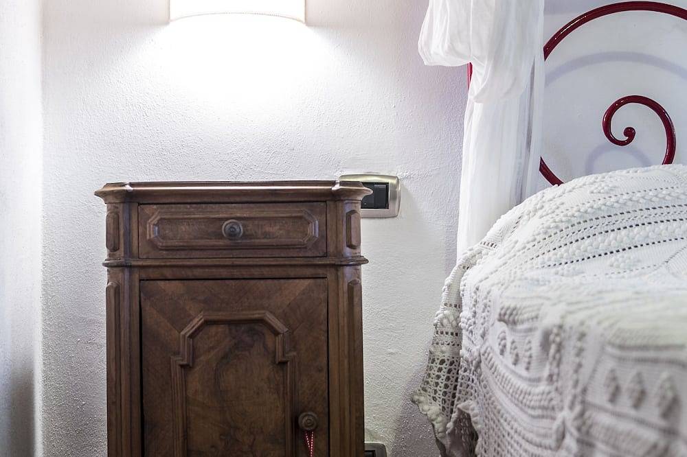 Nydelig restaurert gårdshus med svømmebasseng i stille stille bakker i Siena. in Trequanda, Provinsen Siena