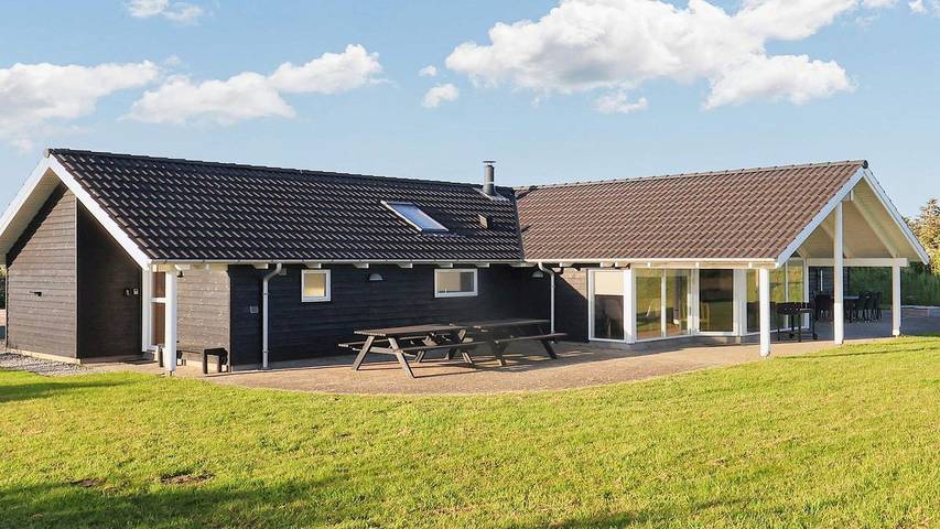 Ferienhaus für 15 Personen, mit Pool und Whirlpool sowie Sauna, mit Haustier