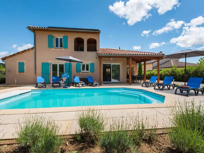 Villa pour 10 personnes, avec balcon ainsi que jardin et piscine à Vallon-Pont-d'Arc