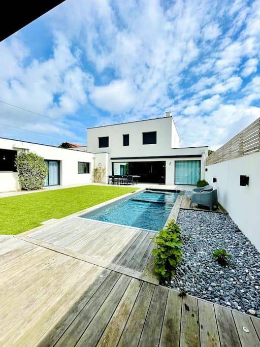 Villa in La Rochelle, La Rochelle (Região)