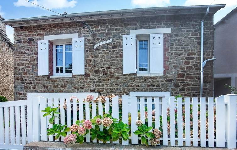 Location de vacances pour 2 personnes, avec Jardin dans Côte d’Émeraude