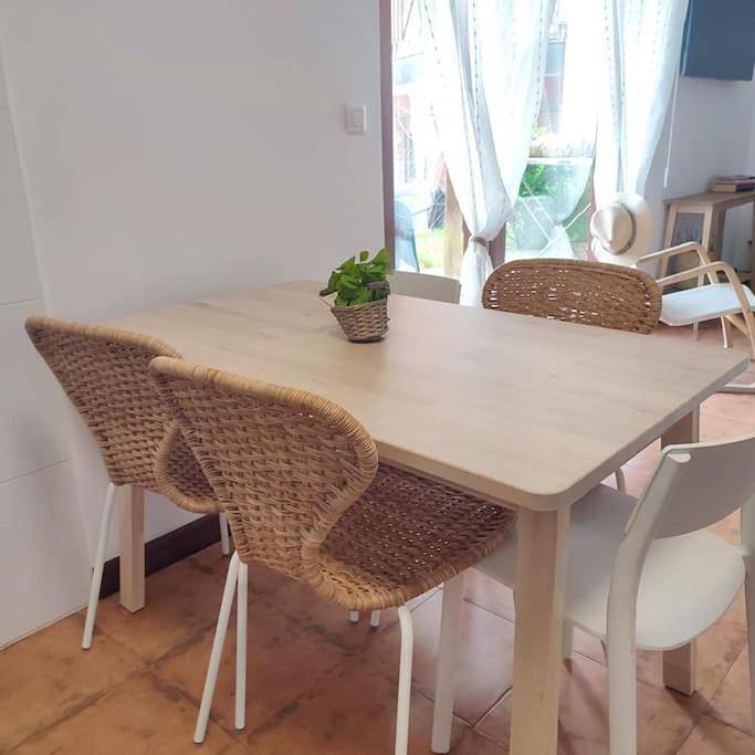 Gîte pour 5 personnes, avec terrasse et jardin, animaux acceptés dans Novales - 4