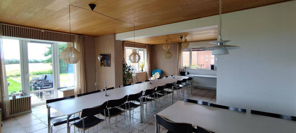 730 m² großes, schönes Poolhaus mit Blick auf den Fjord und die Landschaft sowie Weg zum Strand. in Morsø, Limfjord in Nordjütland