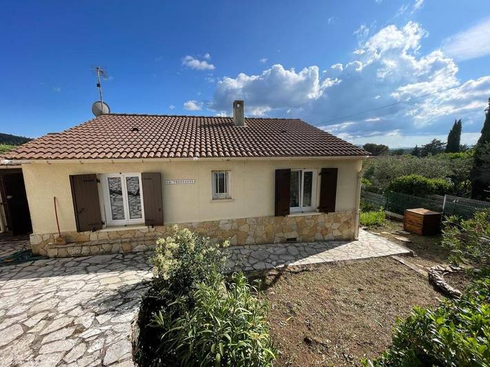 Location de vacances pour 5 personnes, avec vue ainsi que jardin et terrasse, animaux acceptés à Pontevès - 2