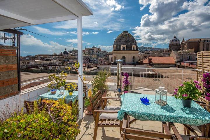 Loft per 15 persone, con balcone e panorama a Napoli