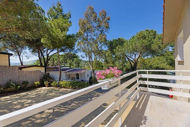 Camping für 4 Personen, mit Kinderpool und Pool sowie Terrasse, mit Haustier auf Elba - 2