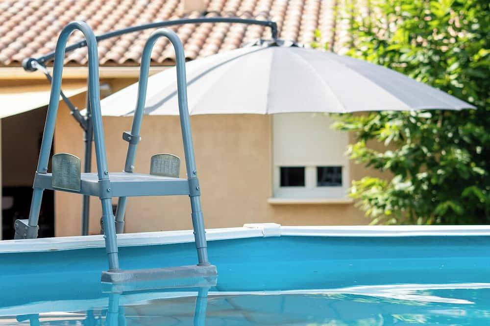Gîte Cévennes de plein pied tout confort  avec piscine privative 12 pers in Branoux-les-Taillades, Parc national des Cévennes